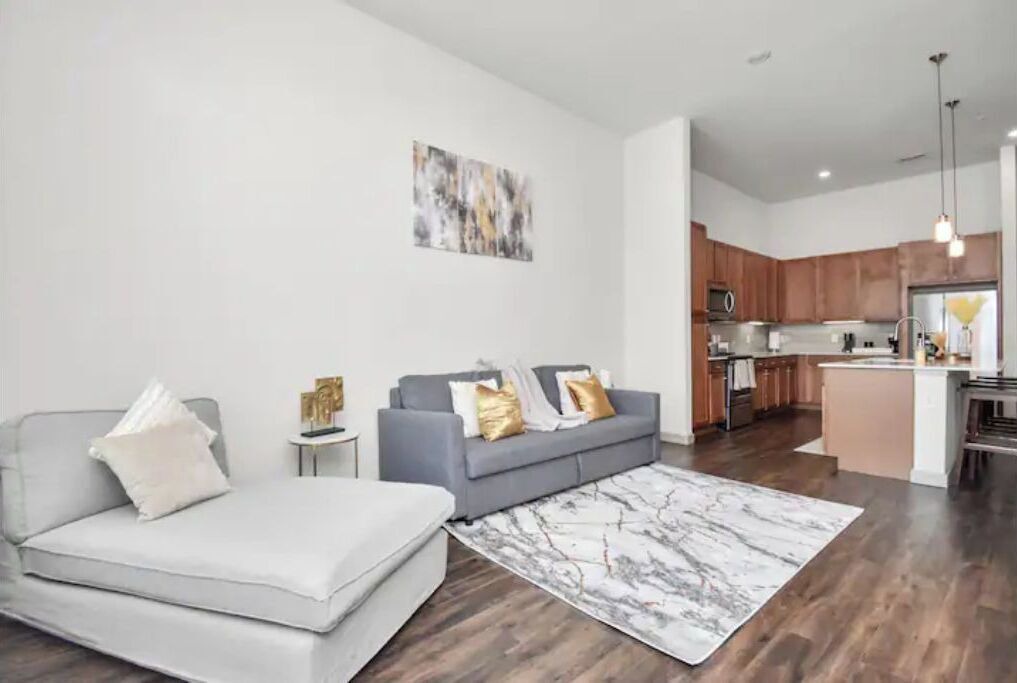 Photo of Livingroom in Central Business District