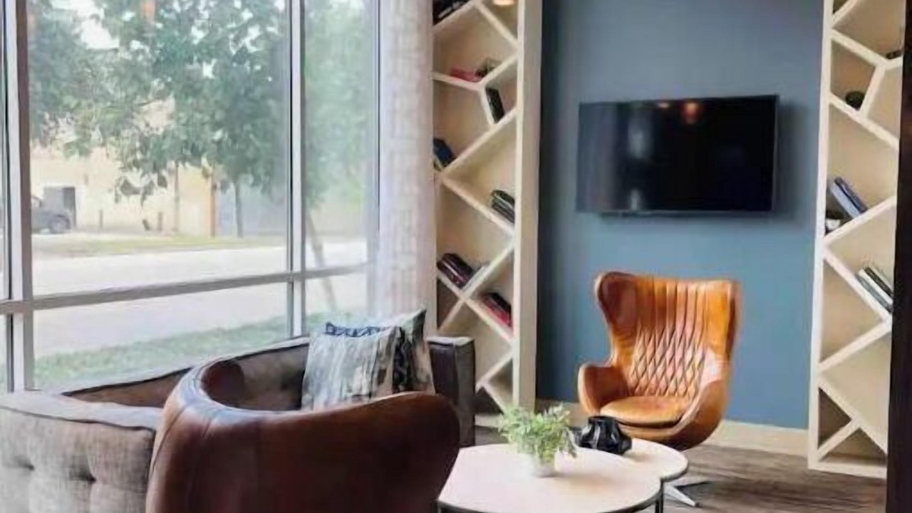 Photo of Livingroom in Central Business District