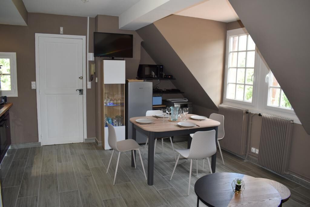 Photo of Others in Huisseau-sur-Mauves