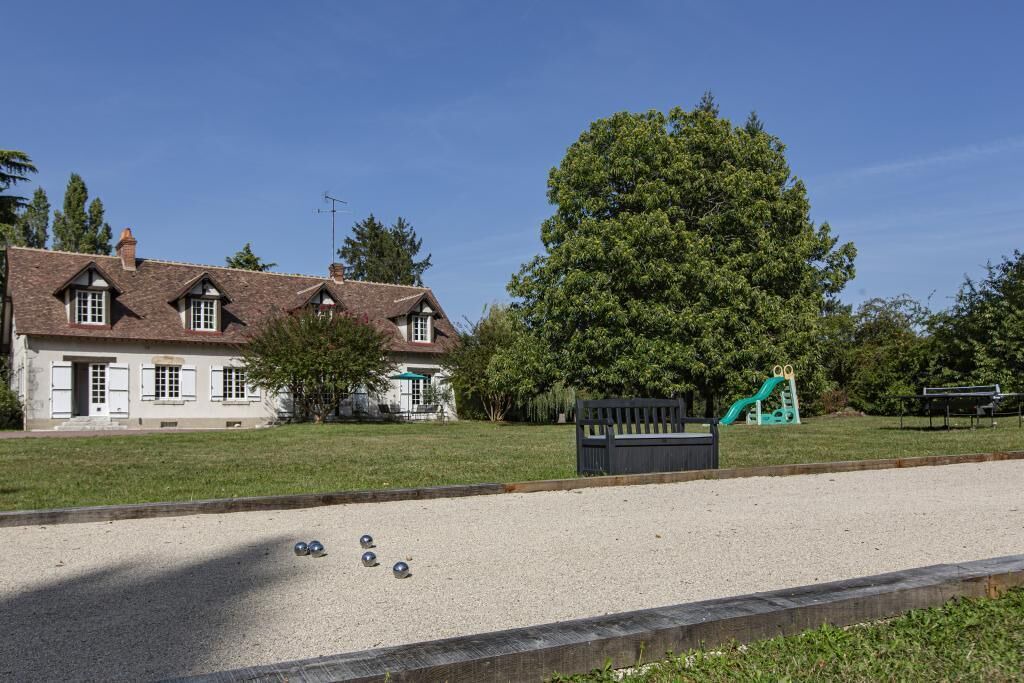 Photo of Others in Huisseau-sur-Mauves