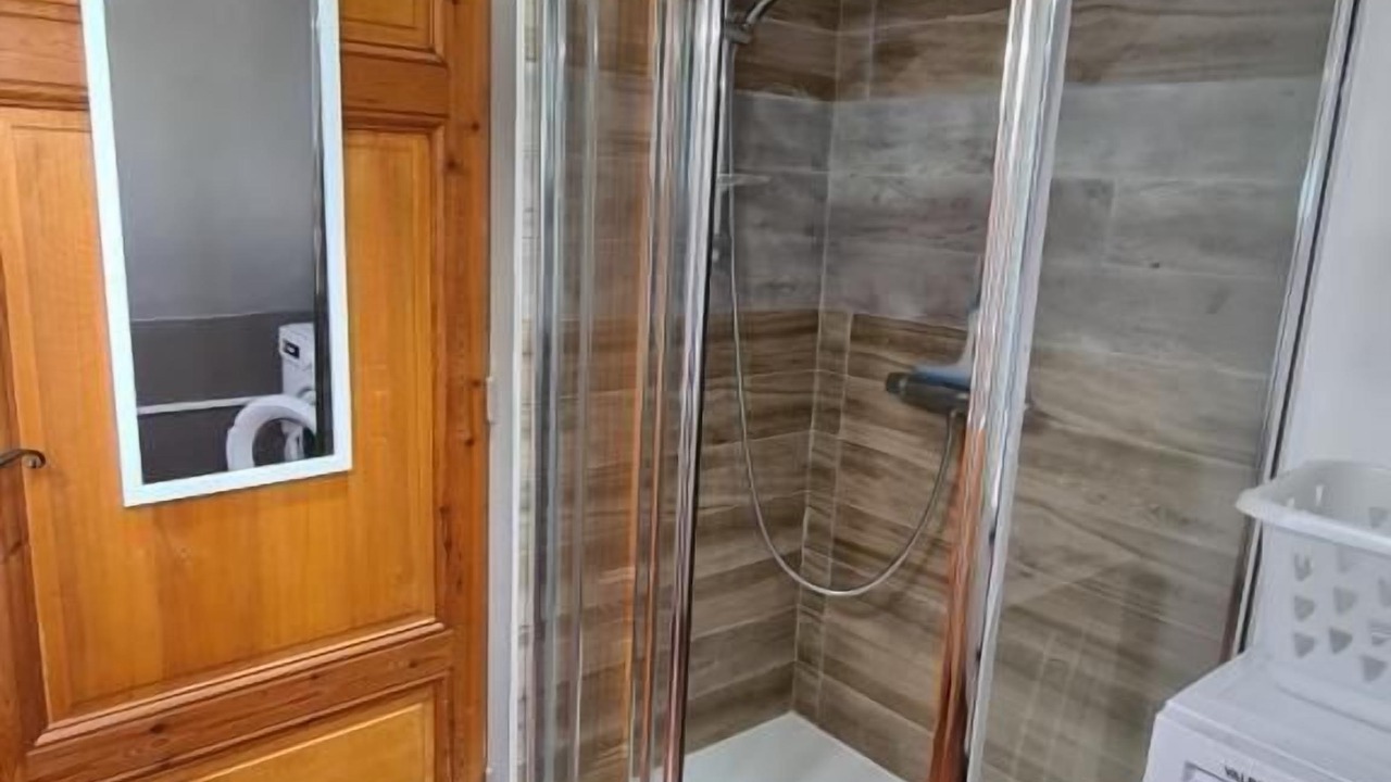 Photo of Bathroom in Huisseau-sur-Mauves