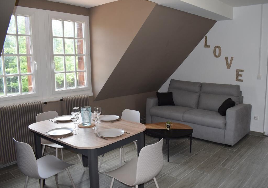 Photo of Others in Huisseau-sur-Mauves