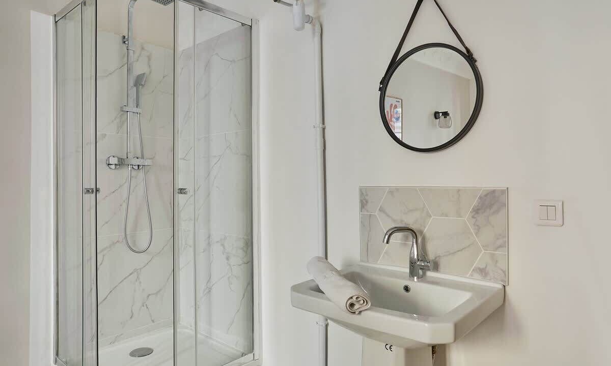 Photo of Bathroom in Saint-Lambert