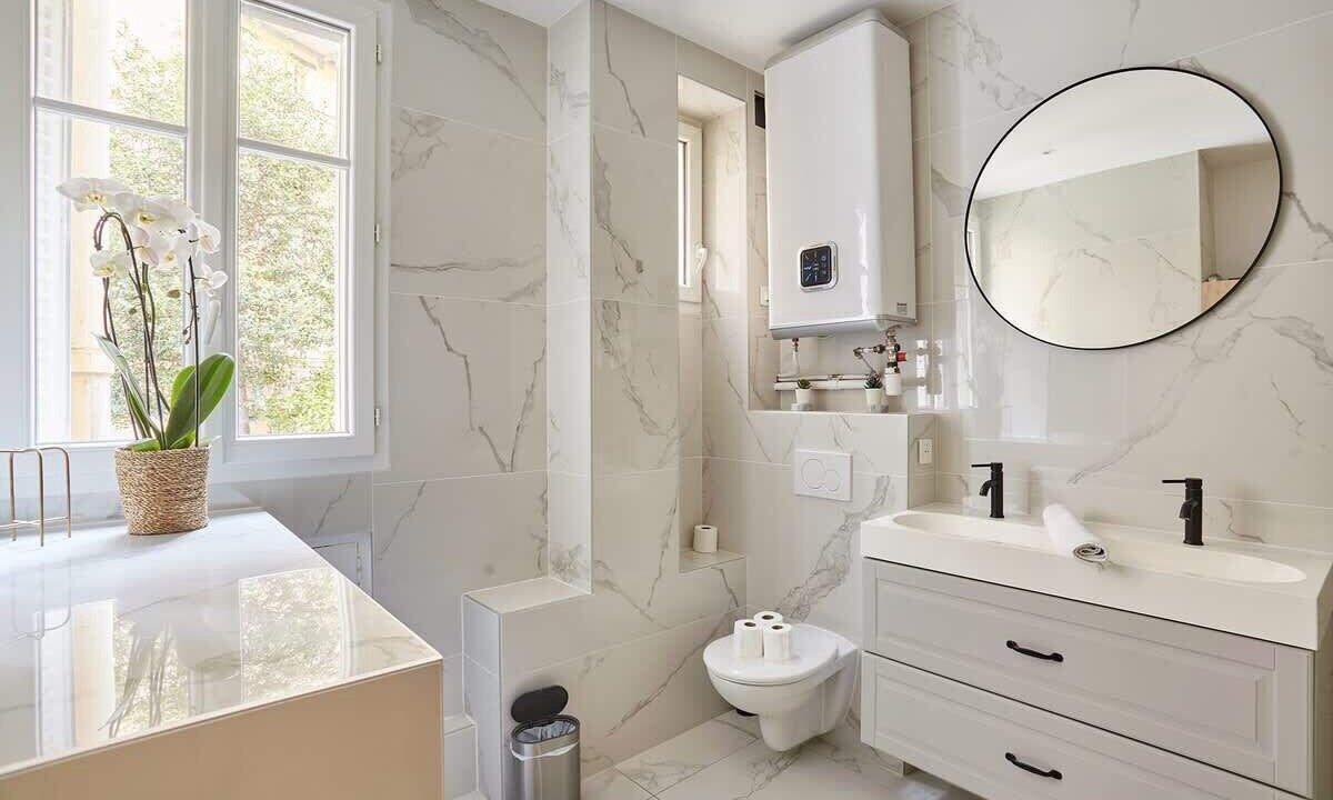 Photo of Bathroom in Saint-Lambert