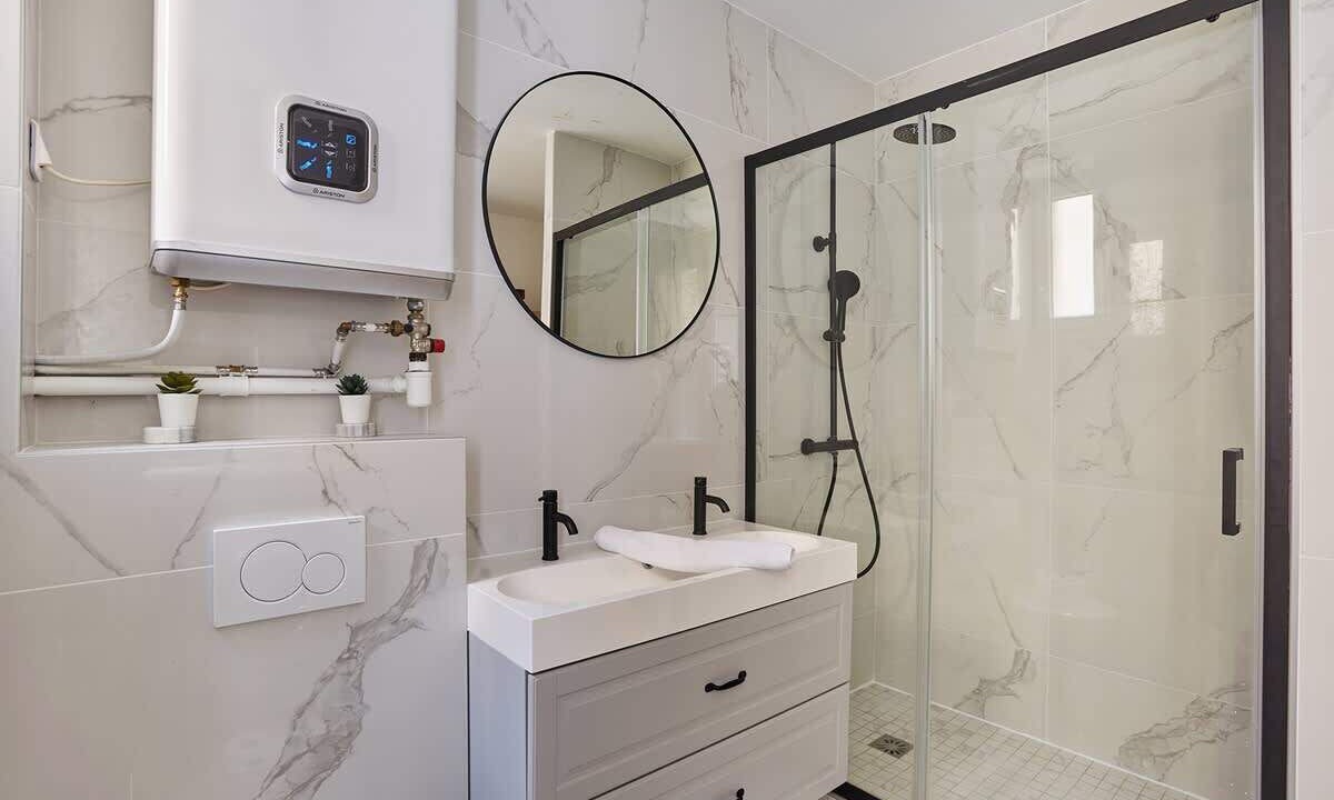 Photo of Bathroom in Saint-Lambert