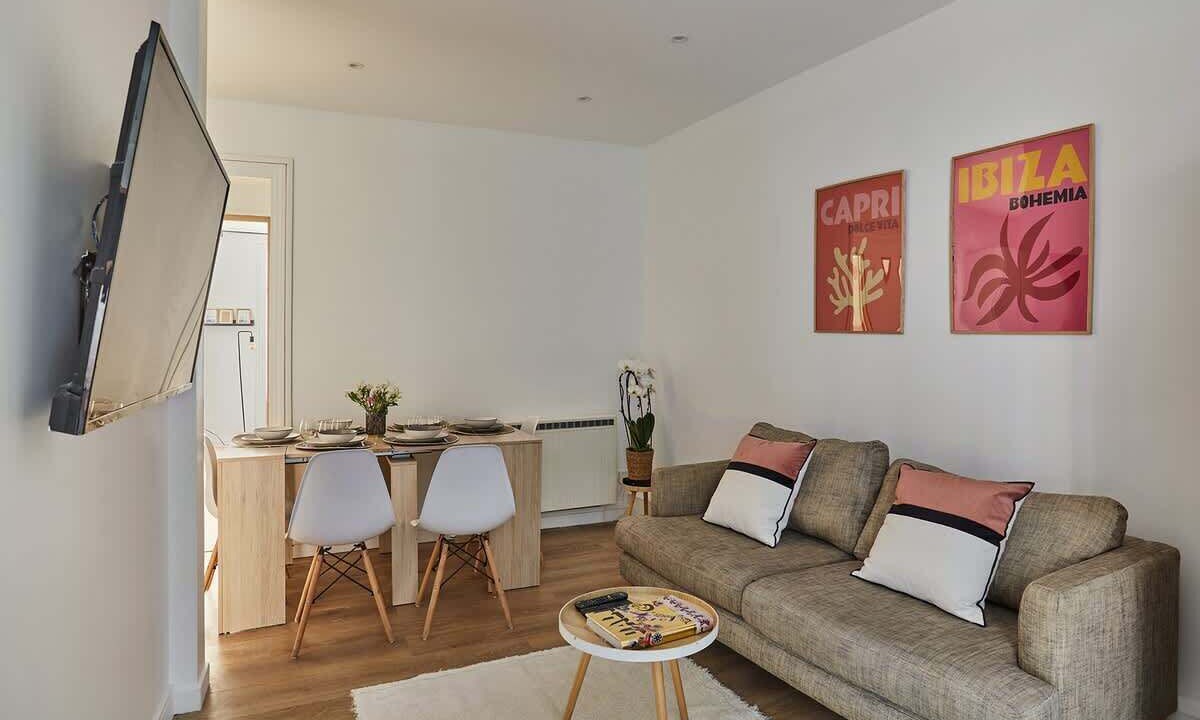 Photo of Livingroom in Saint-Lambert