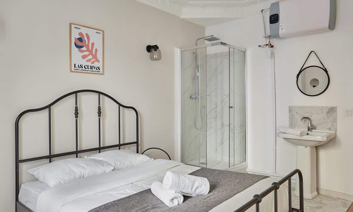 Photo of Bedroom in Saint-Lambert