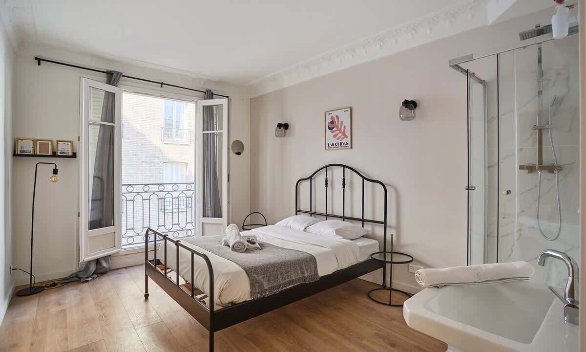 Photo of Bedroom in Saint-Lambert