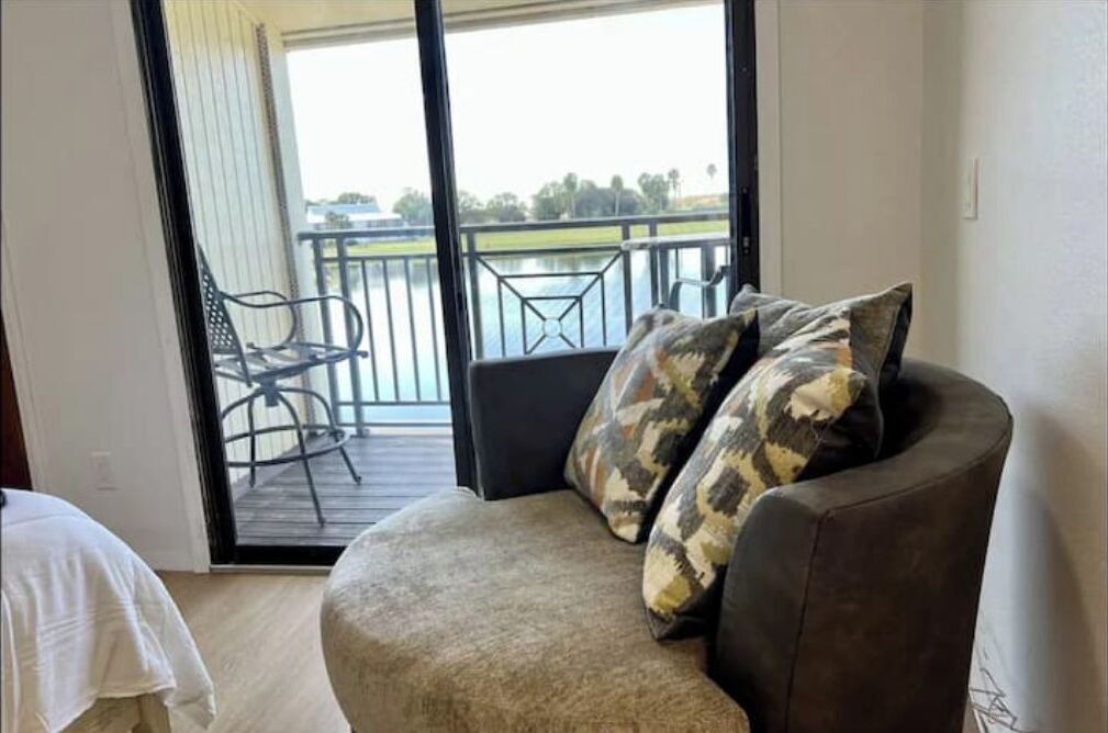 Photo of Livingroom in Wesley Chapel