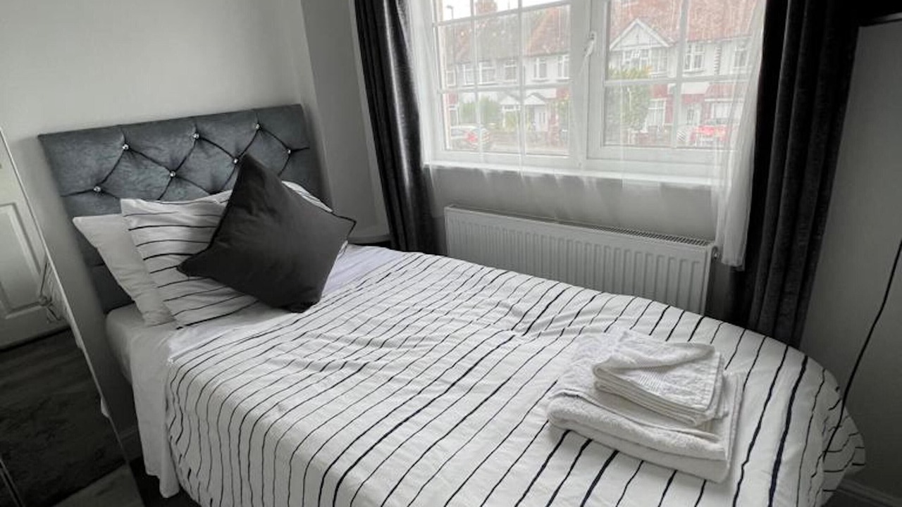 Photo of Bedroom in Grove Park