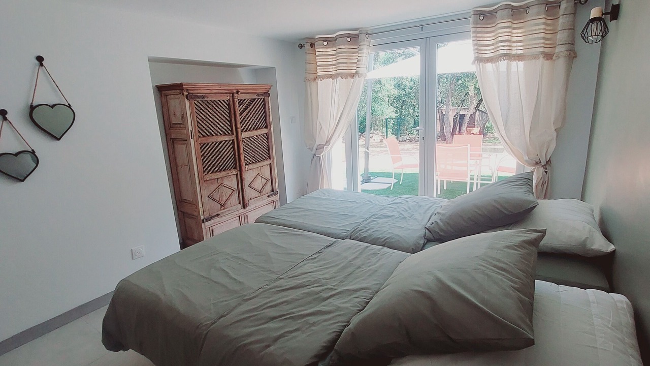 Photo of Bedroom in Neoules