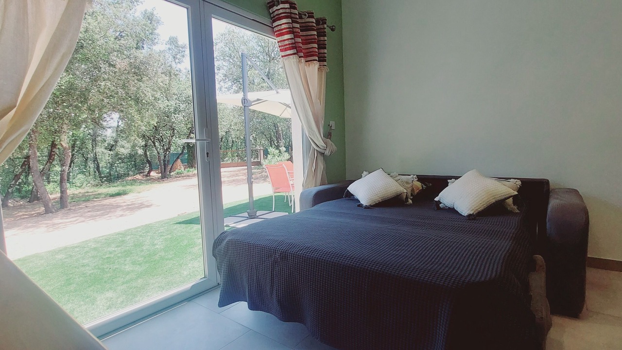 Photo of Bedroom in Neoules