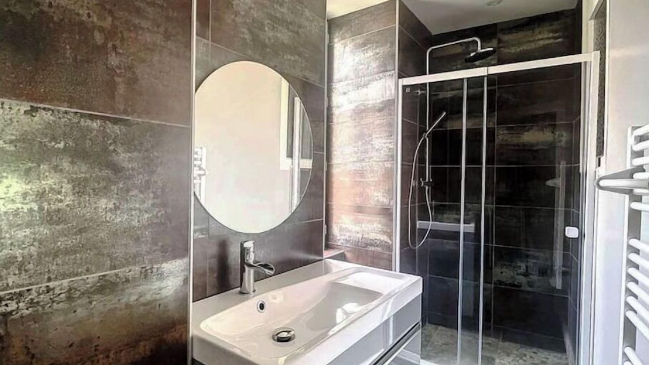 Photo of Bathroom in Montlucon