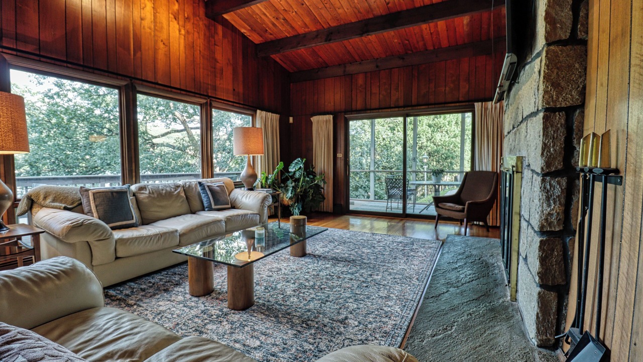 Photo of Livingroom in New Milford