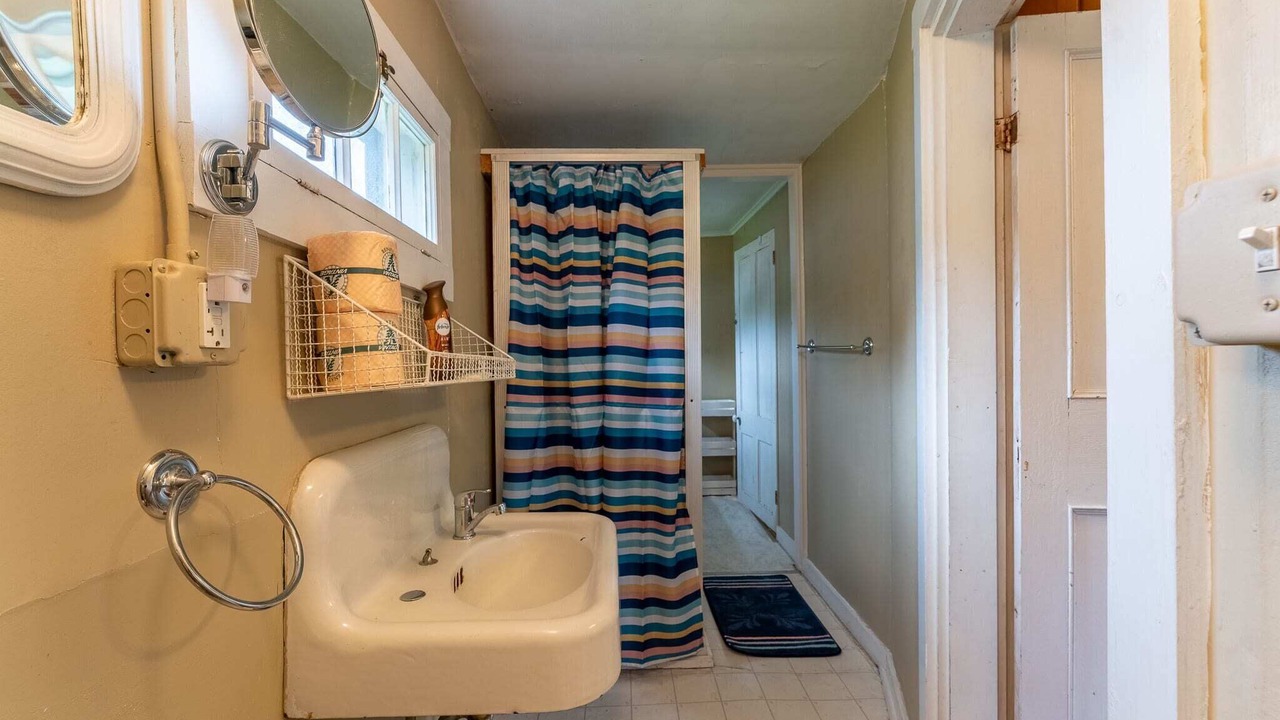 Photo of Bathroom in Weirs Beach
