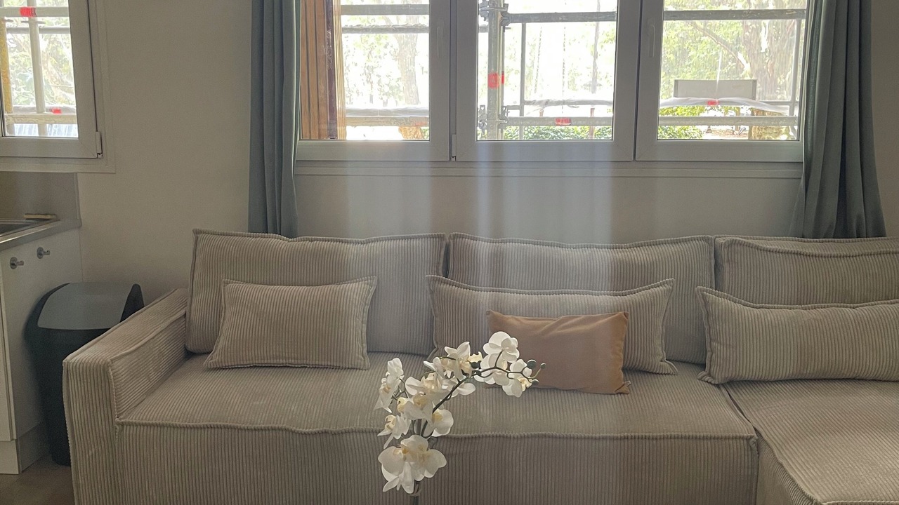 Photo of Livingroom in Republique–Point-du-Jour