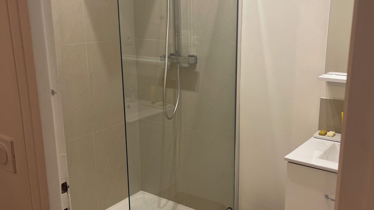 Photo of Bathroom in Republique–Point-du-Jour