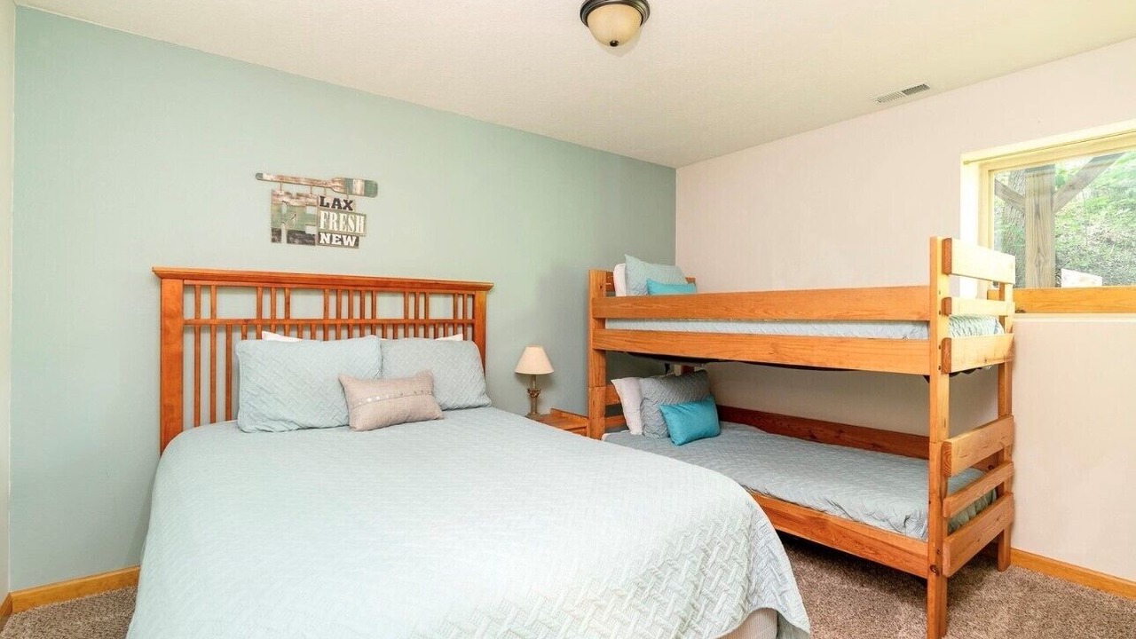Photo of Bedroom in Lakeside Estates