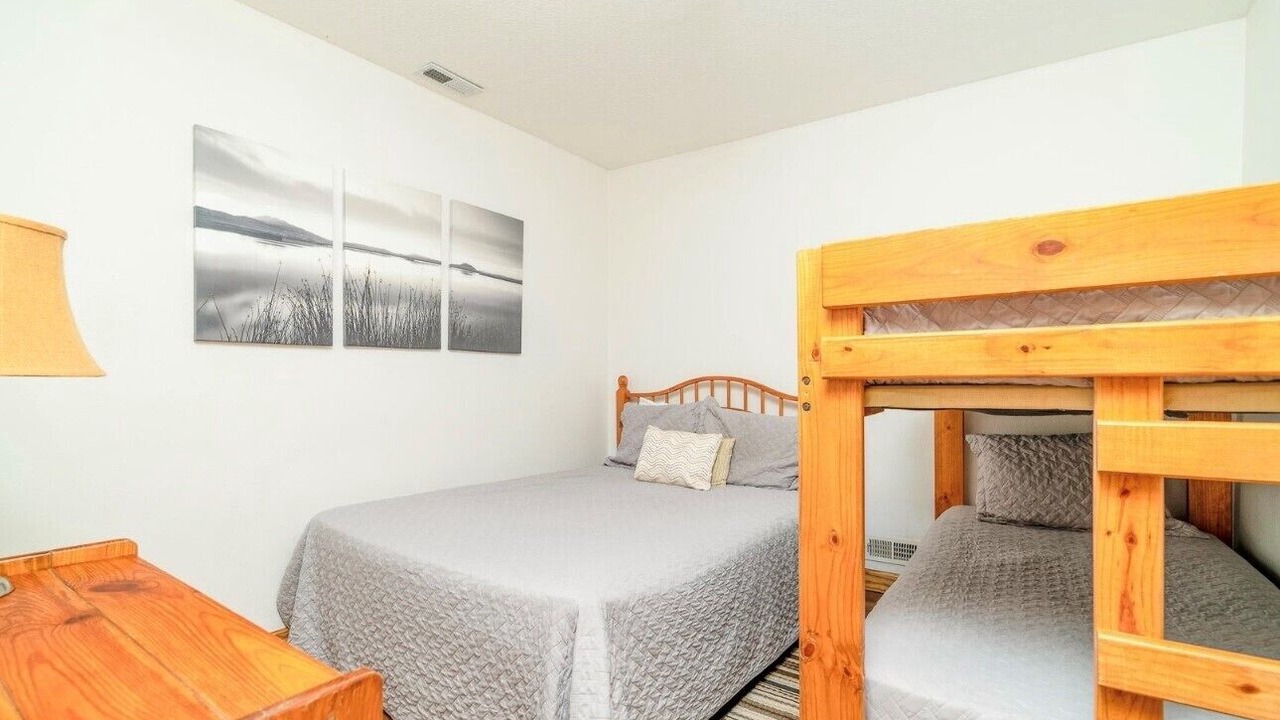 Photo of Bedroom in Lakeside Estates