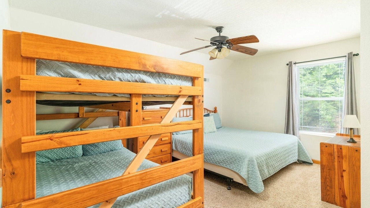 Photo of Bedroom in Lakeside Estates