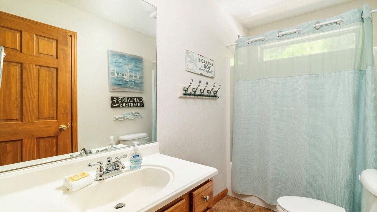 Photo of Bathroom in Lakeside Estates