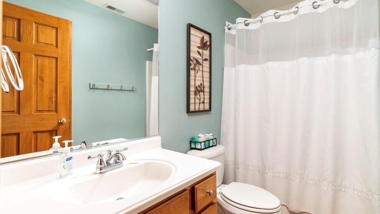 Photo of Bathroom in Lakeside Estates