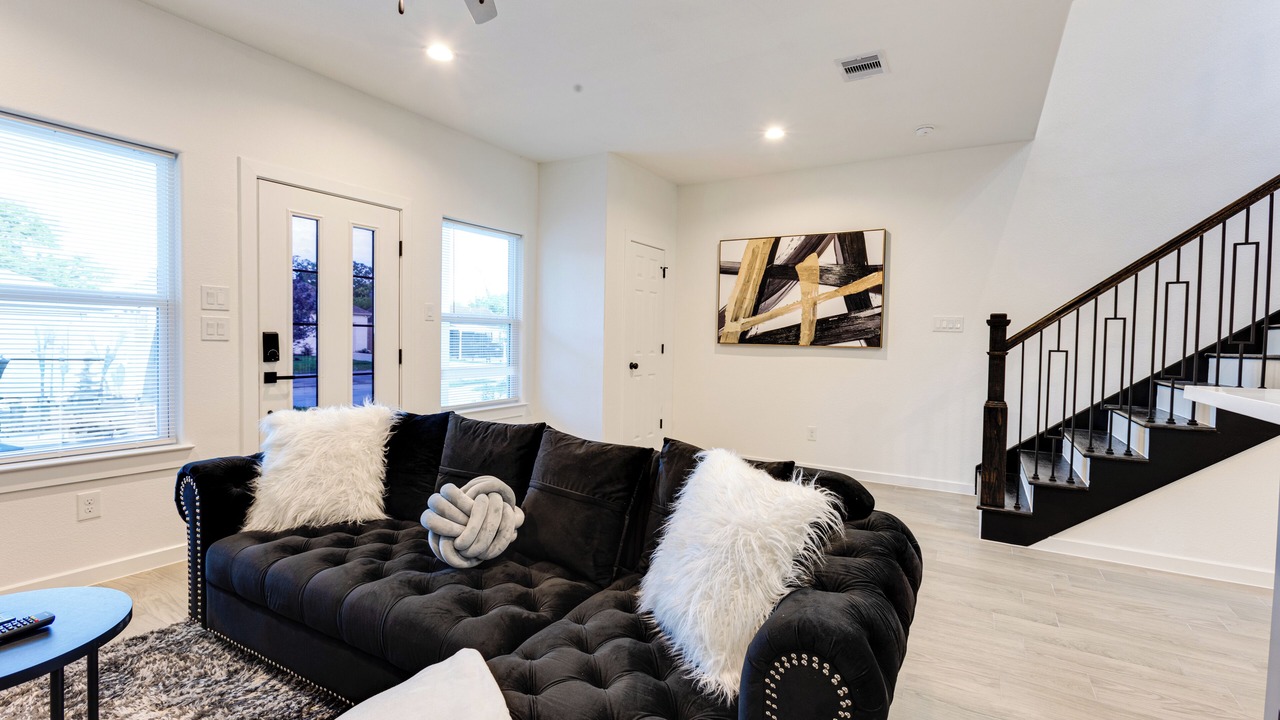Photo of Livingroom in Foster Place