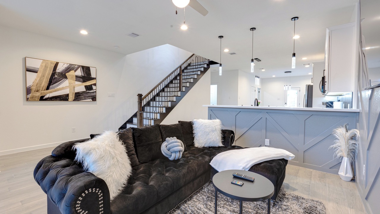 Photo of Livingroom in Foster Place