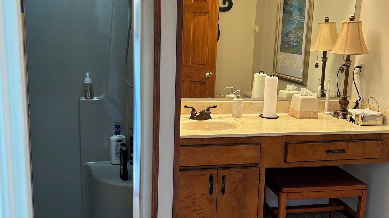 Photo of Bathroom in Center Ridge
