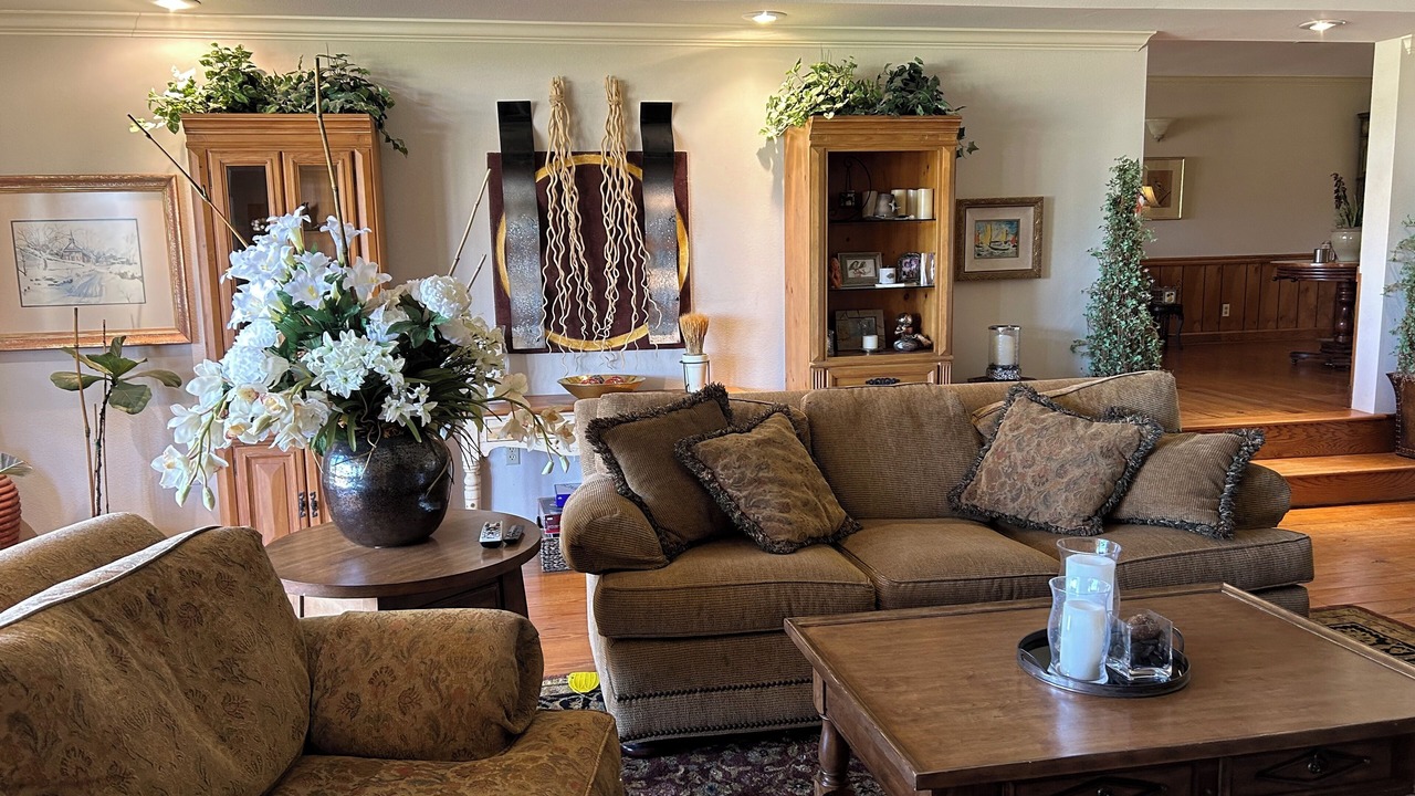 Photo of Livingroom in Center Ridge