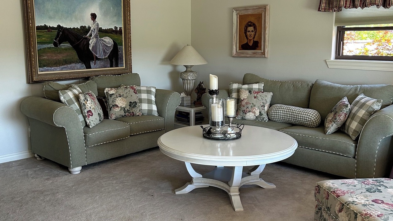 Photo of Livingroom in Center Ridge