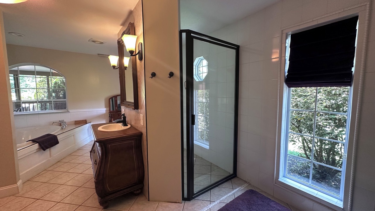 Photo of Bathroom in Pine Knot