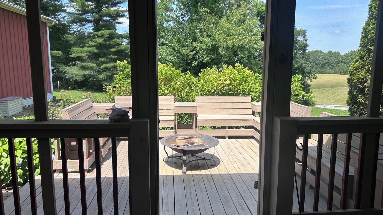 Photo of Patio Balcony in Pine Knot