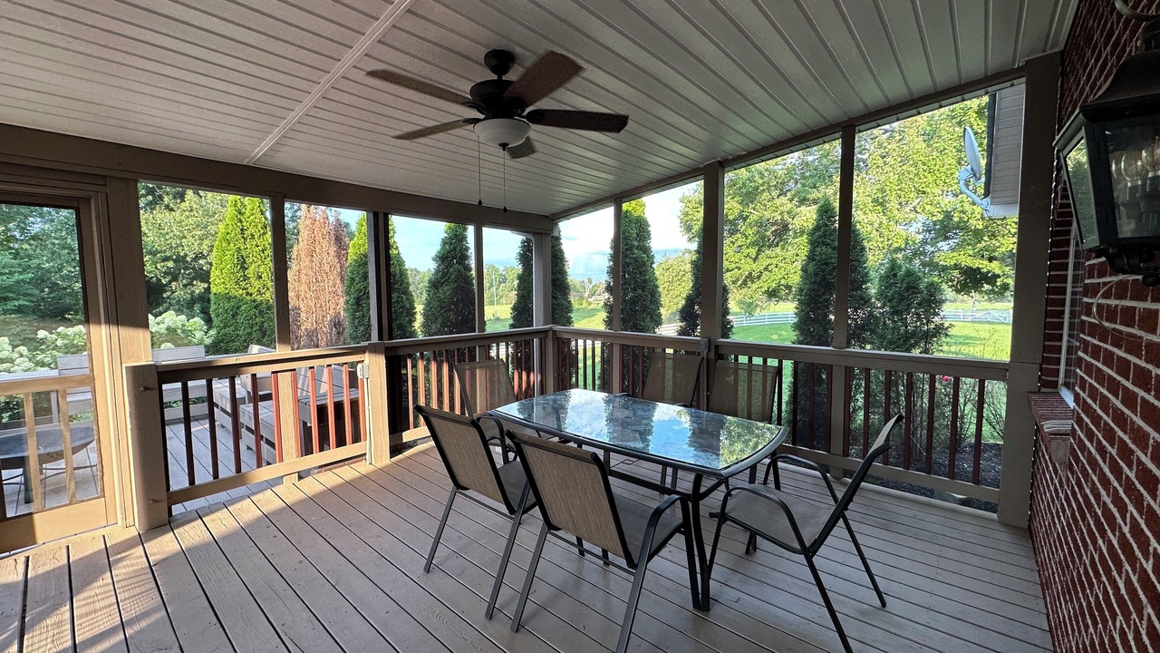 Photo of Outdoor in Pine Knot