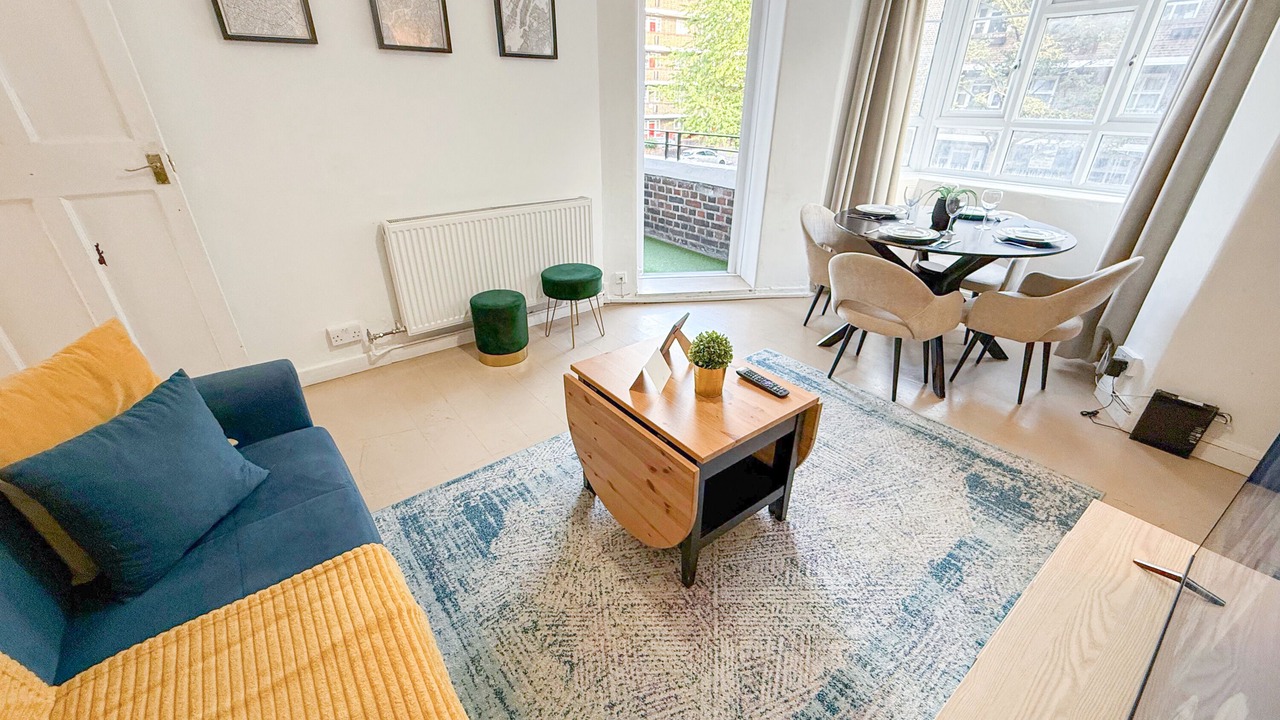 Photo of Livingroom in White City