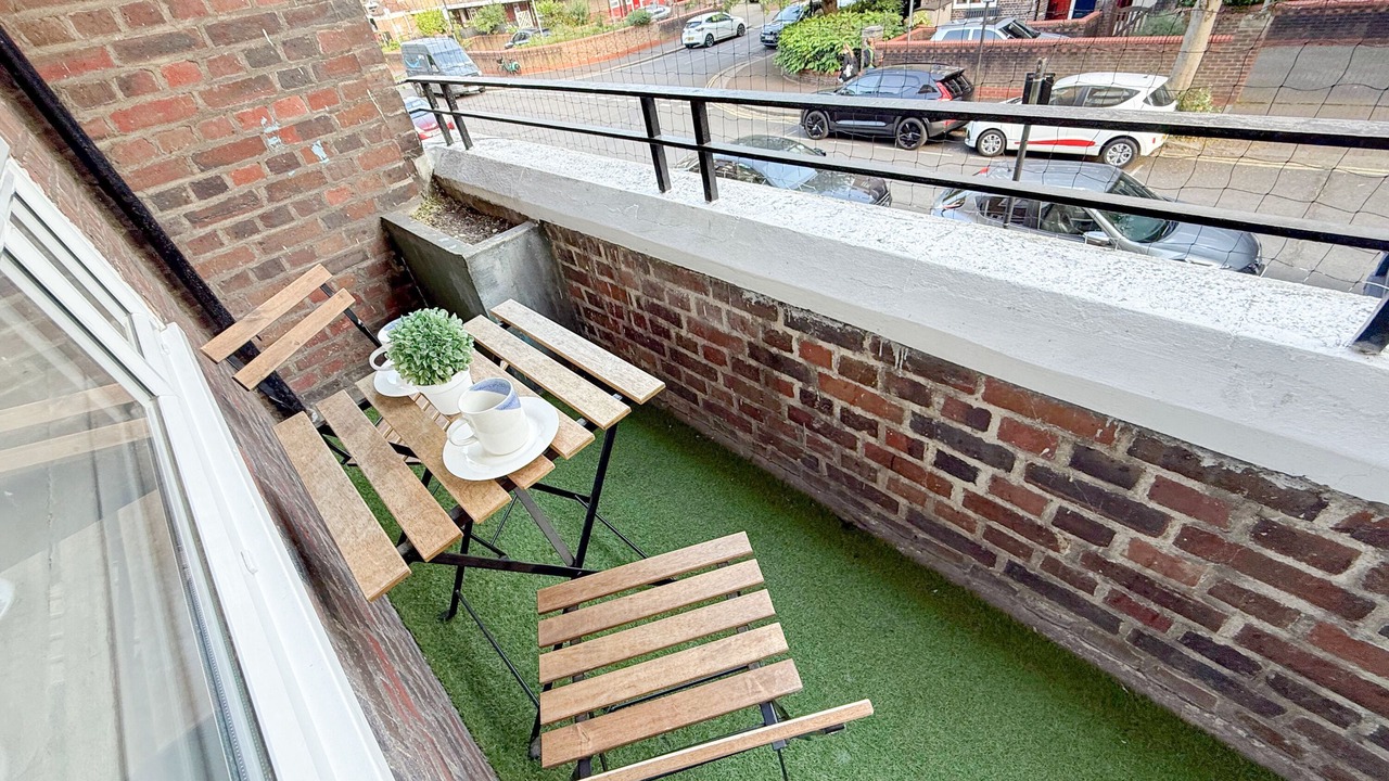 Photo of Outdoor in White City