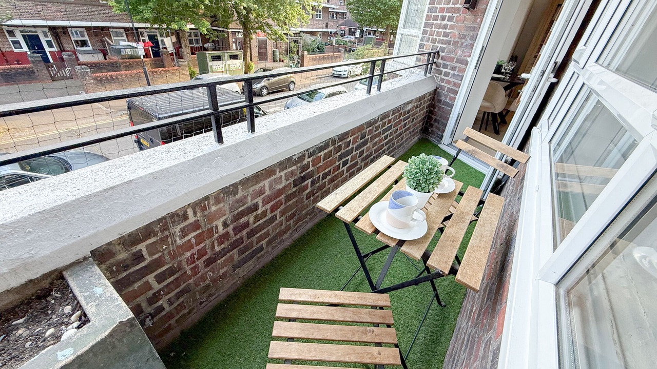 Photo of Outdoor in White City