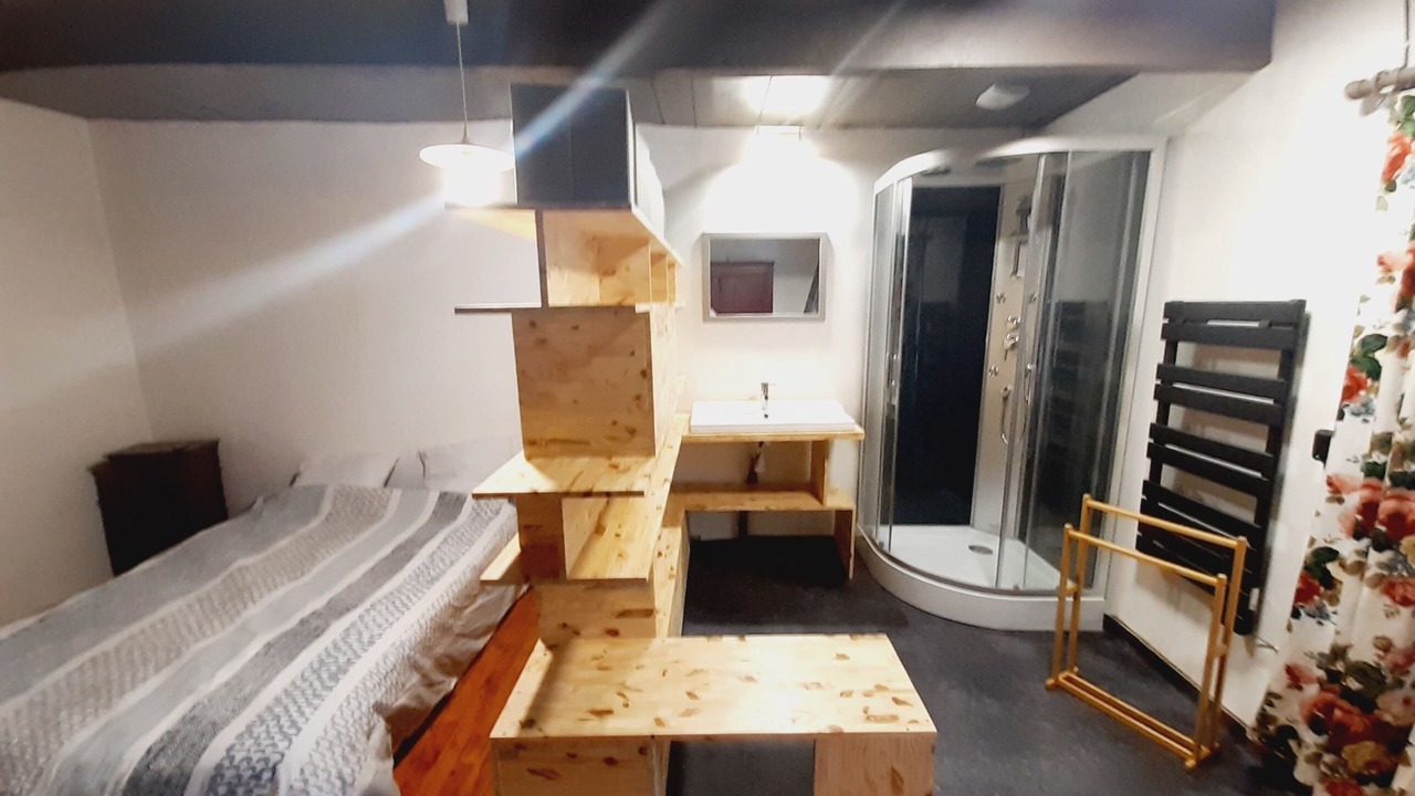 Photo of Bedroom in Plougonver