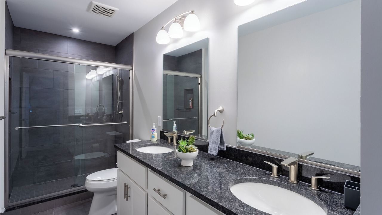 Photo of Bathroom in Lake Erie Beach