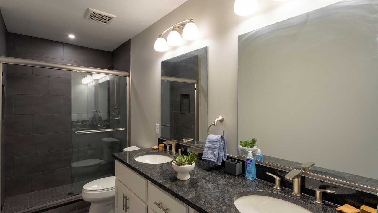 Photo of Bathroom in Lake Erie Beach