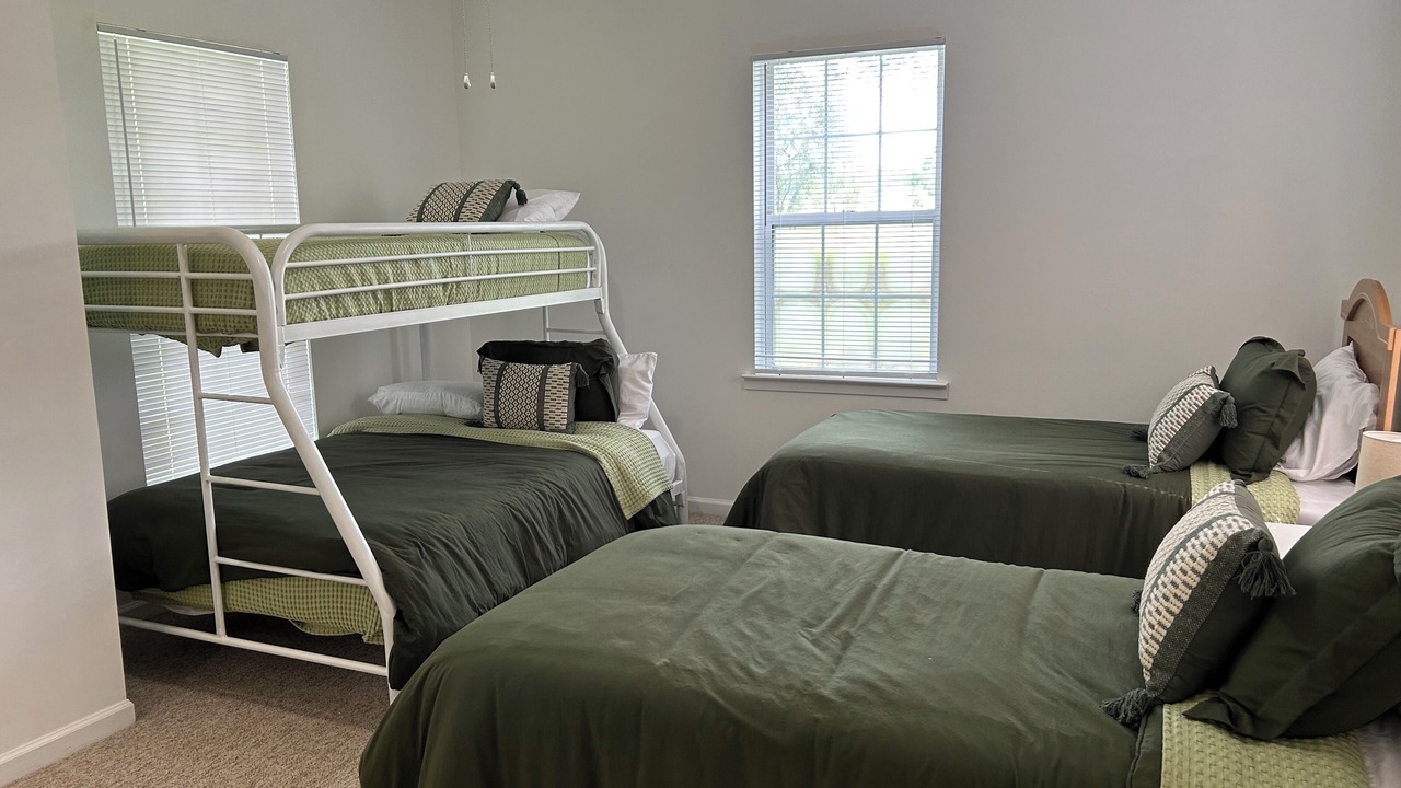 Photo of Bedroom in Skipperville