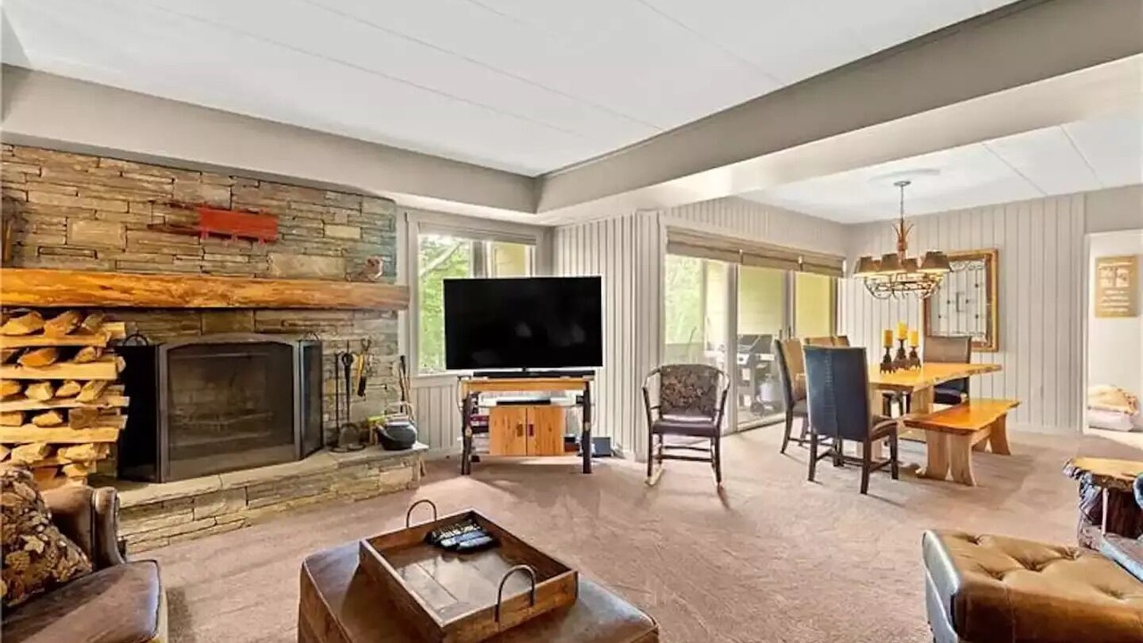 Photo of Livingroom in Seven Springs