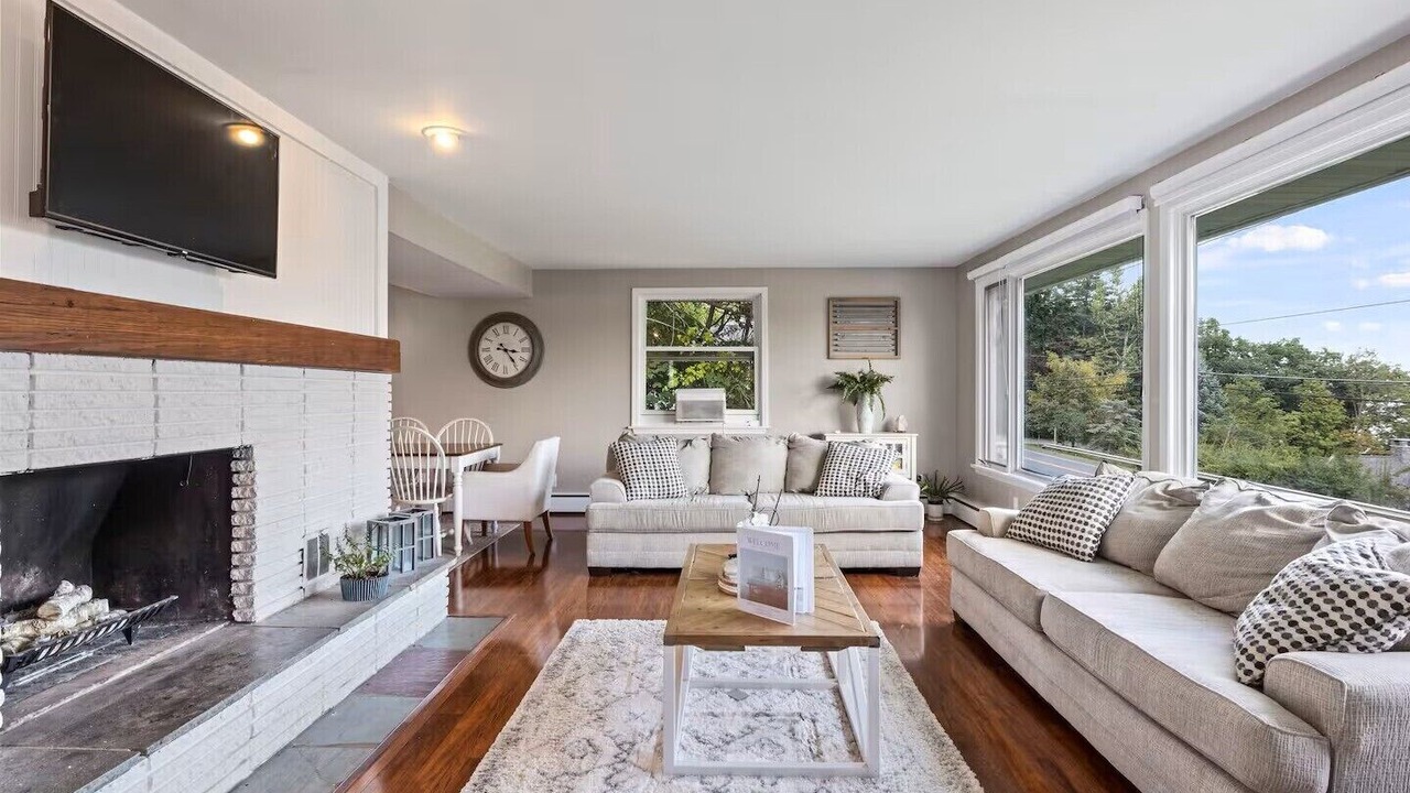 Photo of Livingroom in Canandaigua