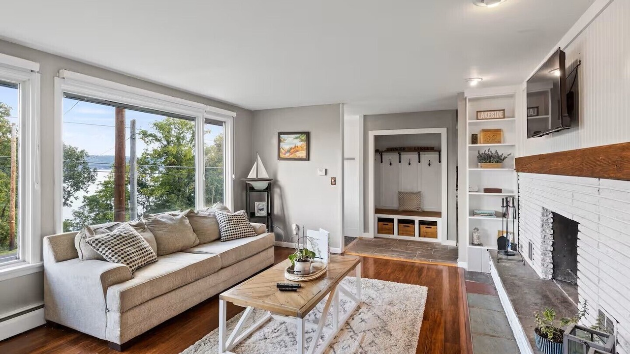 Photo of Livingroom in Canandaigua