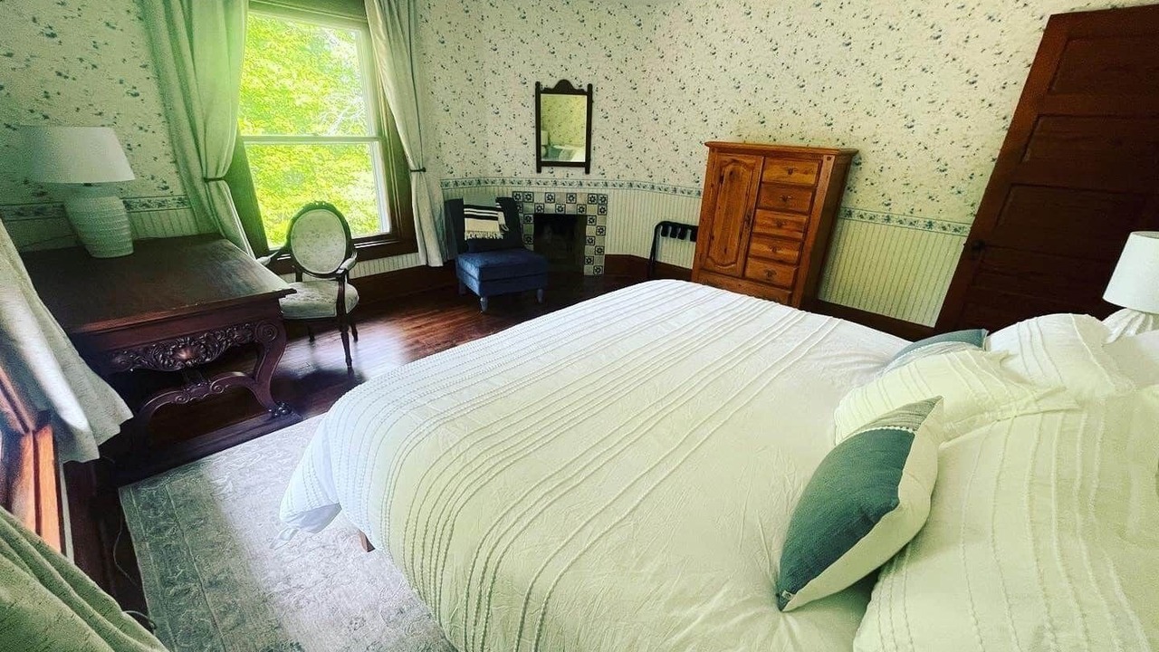 Photo of Bedroom in Blue Mounds