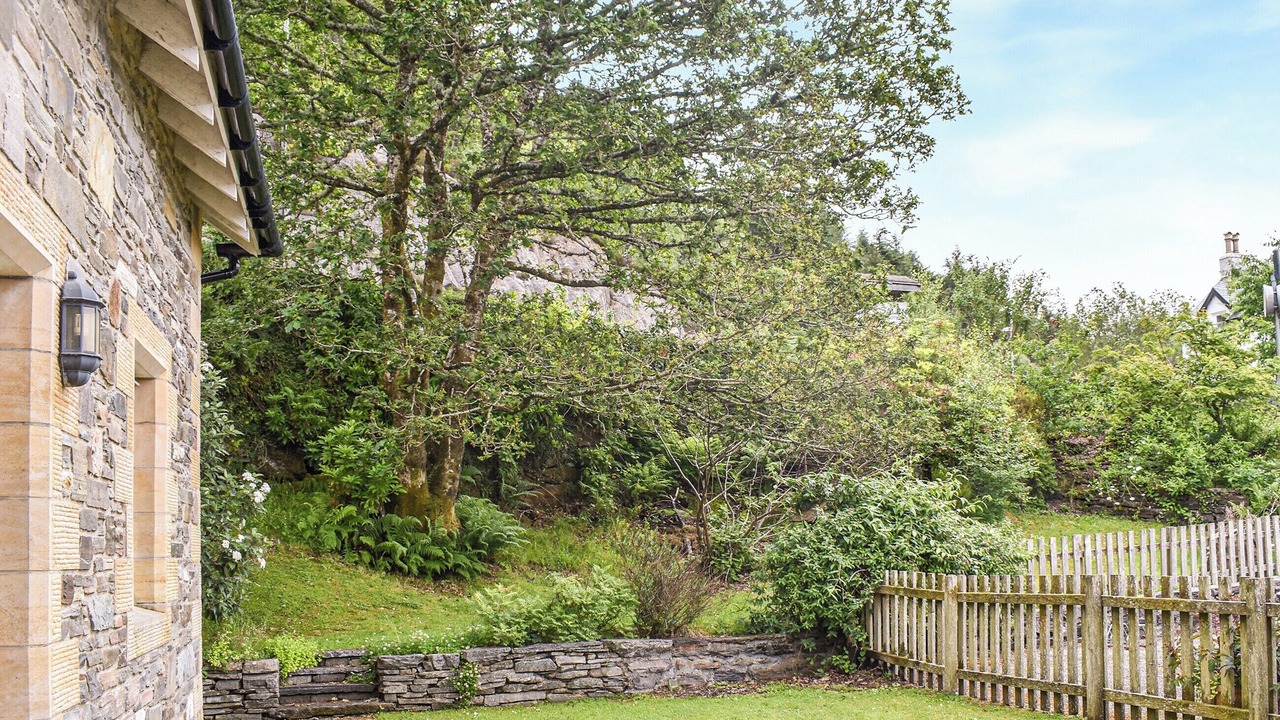 Photo of Outdoor in Salen