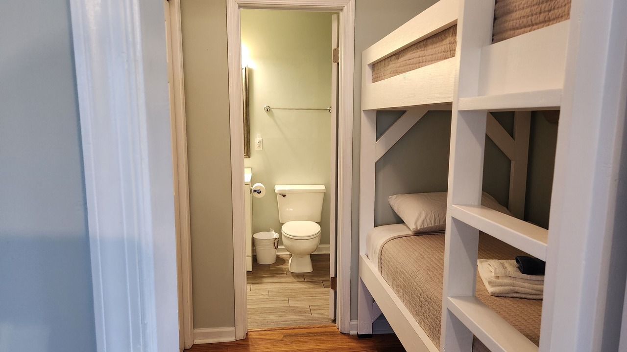 Photo of Bedroom in Manteo