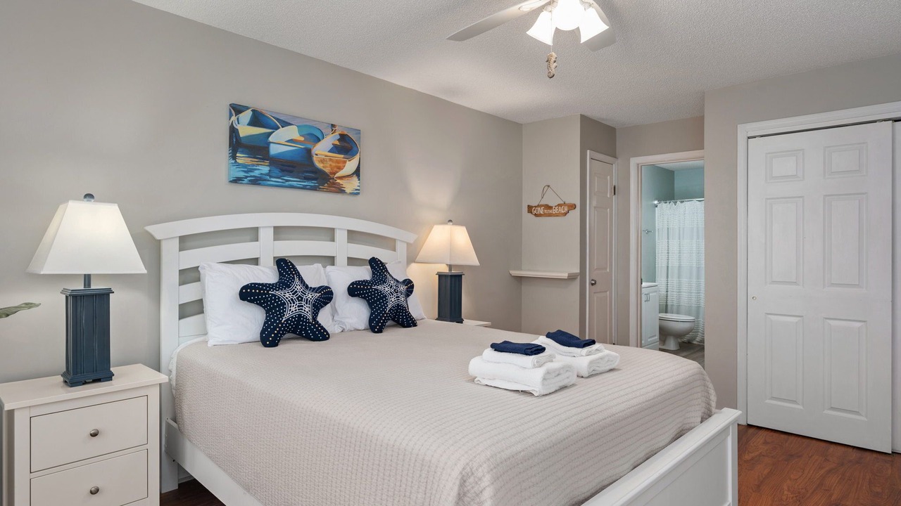 Photo of Bedroom in Manteo