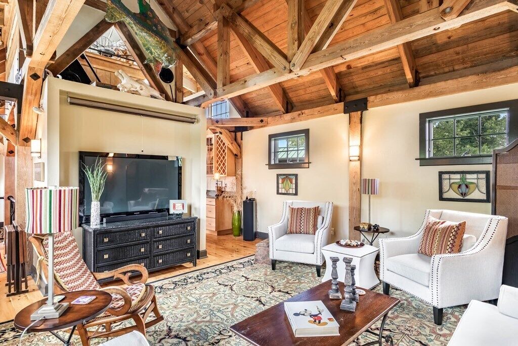 Photo of Livingroom in Belle Haven