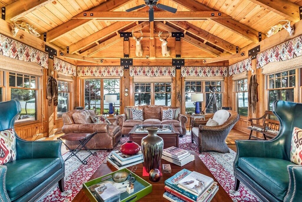 Photo of Livingroom in Belle Haven